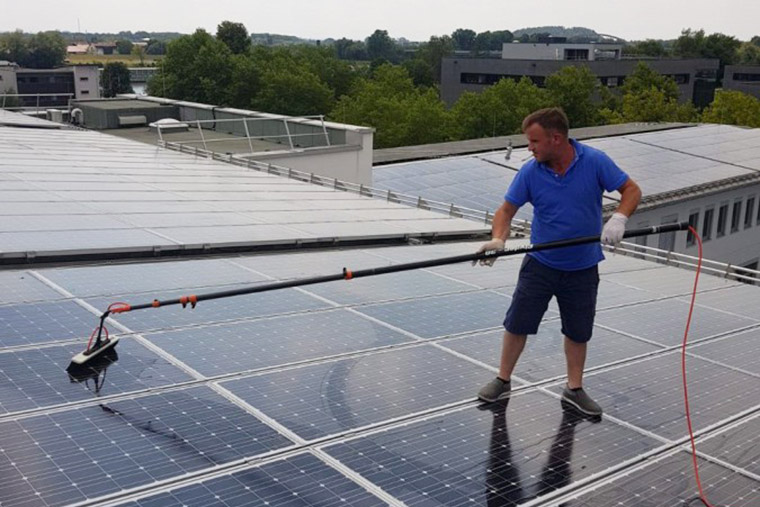 Reinigung von Solaranlagen in Landshut